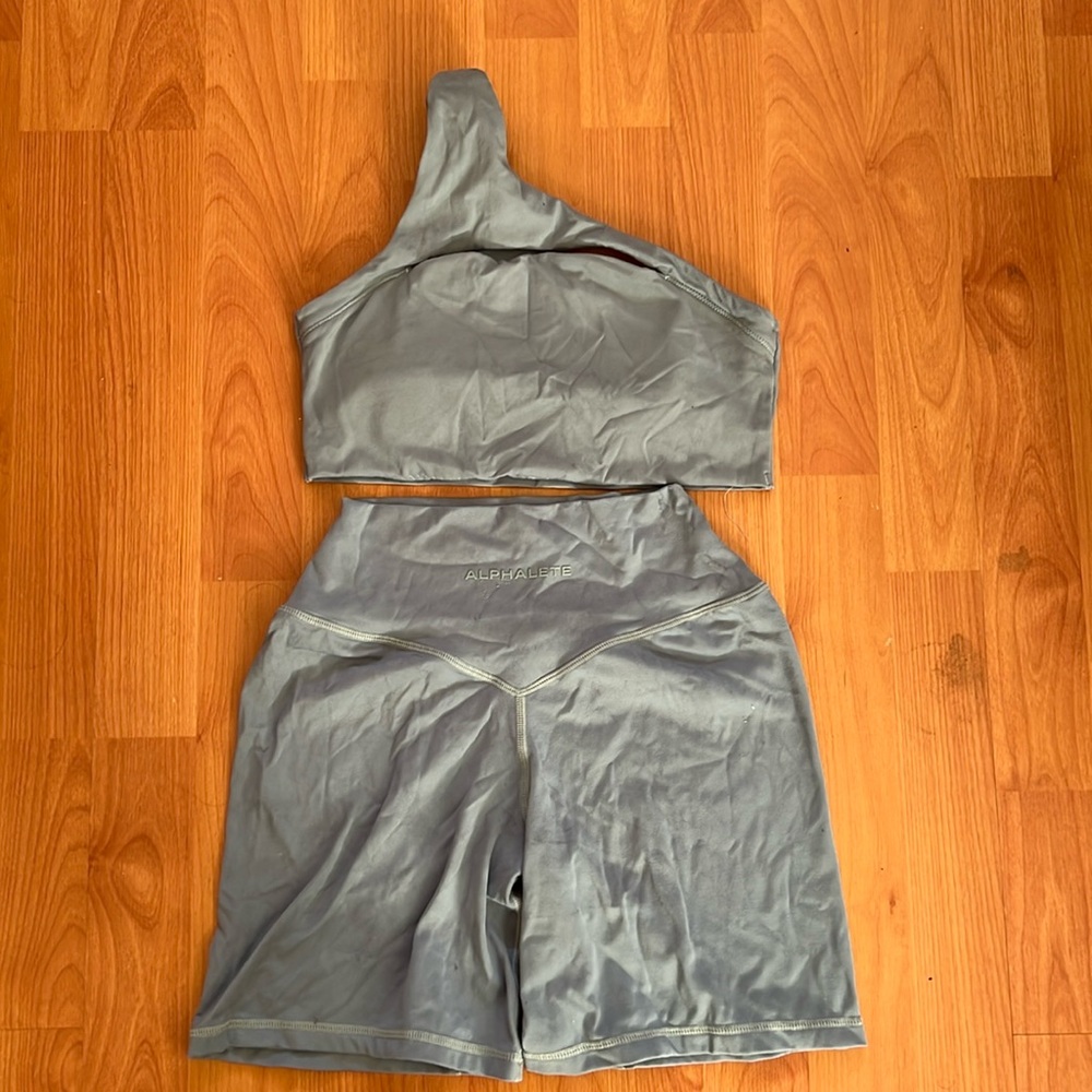 Alphalete Alphalux Set in Grey
